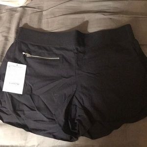 Mod trekkie Short- Athleta